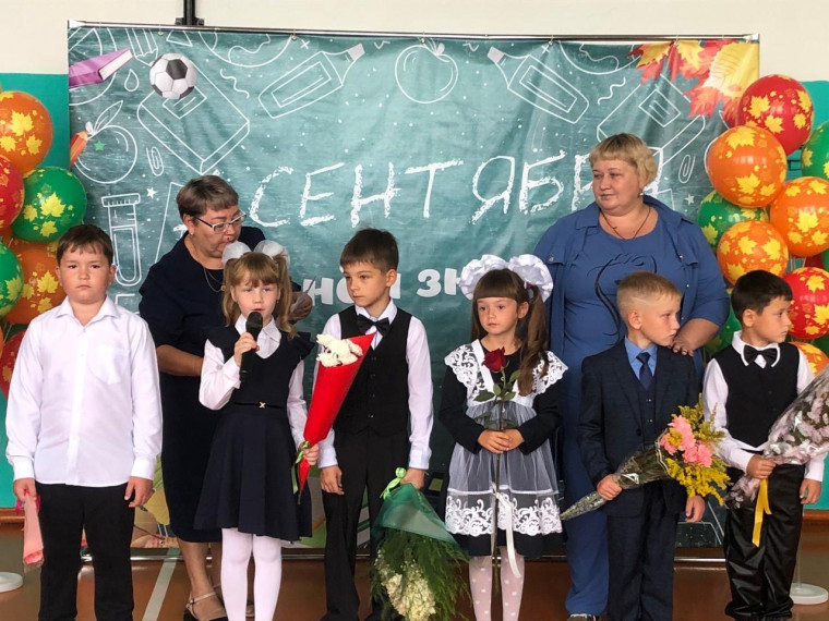 Школьный звонок зовет на урок.